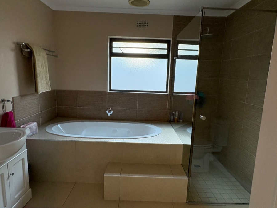 4 Bedroom Property for Sale in Flamingo Vlei Western Cape